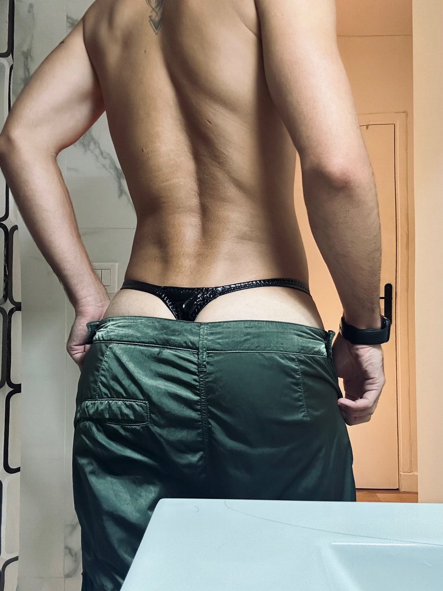 EduAmerico69's tweet photo. Oque acham de boy de calcinha ? 😏 https://t.co/IXwhsZHQLd