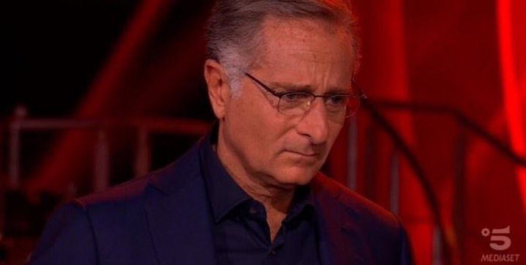 xfrasp's tweet photo. "Non volevano che la figlia ritornasse in pieno possesso loro" ma possesso di COSA LE PERSONE NON SI POSSIEDONOOO
#cepostaperte https://t.co/EZ5cKqVPPR