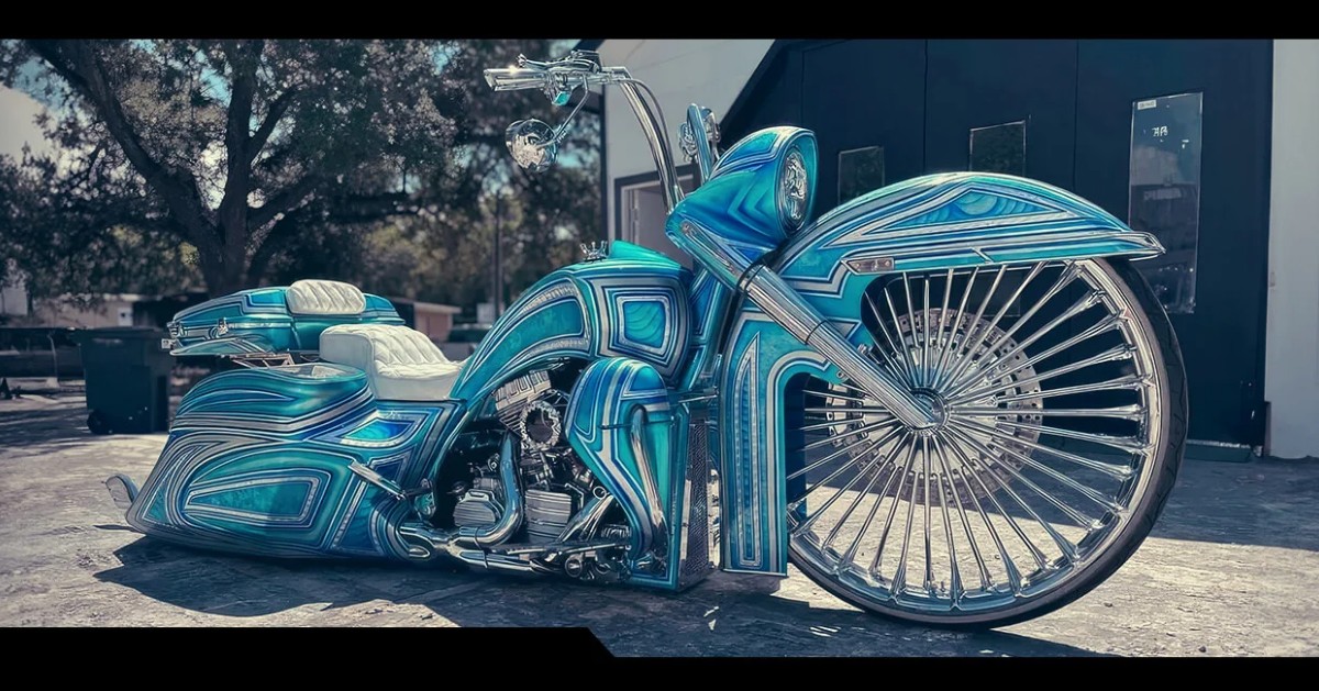 Smt_MachiningCo's tweet image. Spoke vs Solid Wheels

#SpokeWheels offer better shock absorption. Ideal for off-road &amp;amp; adventure motorcycles, but is more maintenance.

#SolidWheels, typically made of a single piece of metal &amp;amp; are more durable. Common on cruisers &amp;amp; touring.

Learn more: ow.ly/k09E50V3TeF