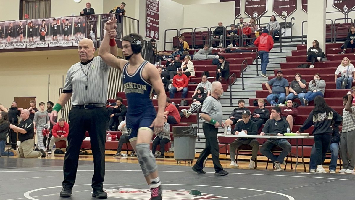 Edgewood wrestlers finish with 4 district qualifiers and 3 alternates!  
Automatic Qualifiers:
Isaiah Nichols - Champ
Kobe Salyers - 2nd
Rodney Lipps - 3rd
Kaiden Ruppert - 4th
Alternates:
Pierce Ives - 5th
Casey Brown -5th
Carter Canaan - 5th
#THEEDGE #EdgeWrestling