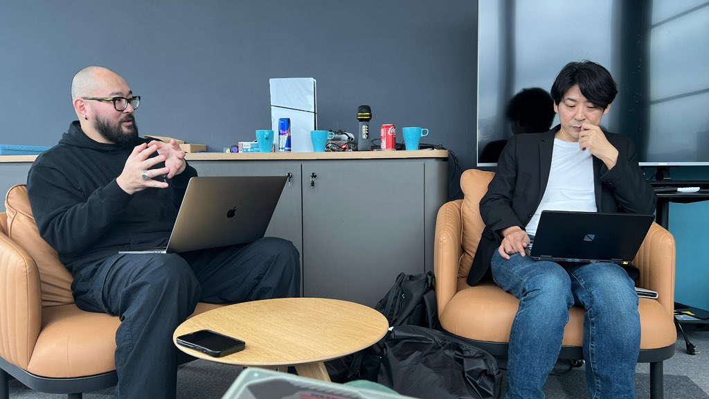 Going mainstream.

Every time we meet with Kazushi san, Editor in Chief at Young Magazine, I leave inspired and more motivated than ever.

There’s a lot we have to respect about how things are done, but there’s a lot we as web3 can do to bring fans closer to the experience.

This