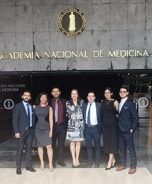 Felicidades a nuestros recién egresados por obtener el mejor promedio en el examen de certificación del consejo de Nefrología!