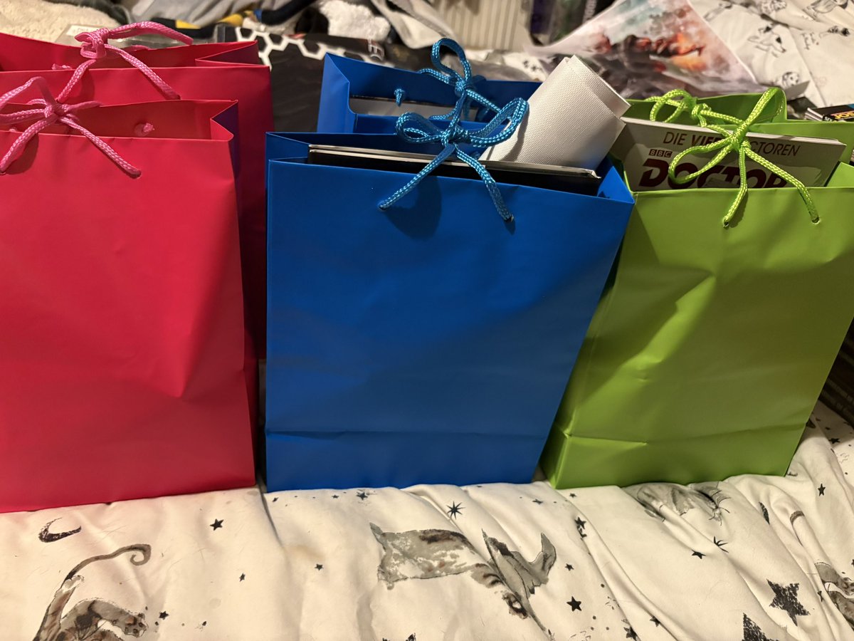 JonesTorchwood's tweet photo. @Pancheers 🔥MYSTERY BAGS 🔥 6 Available

- £20 a bag
- Each bag contains 6 items (incl a big finish cd in each)
- no returns/refunds
- if you purchase you must cover postage

Please be advised not all items are new and have been donated

All proceeds go to the fundraiser ❤️

DM ME TO BUY https://t.co/LdXuUIUSwF