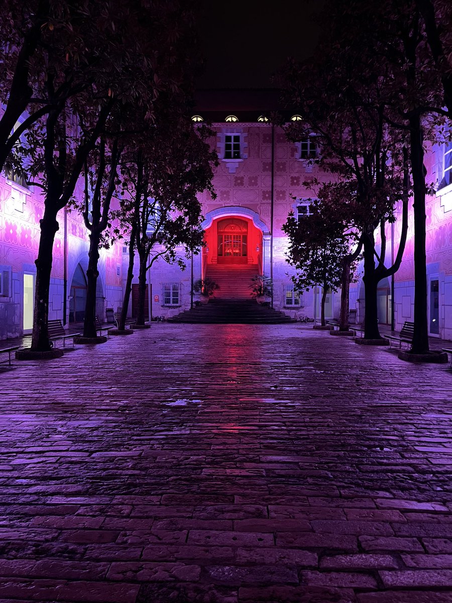 Gary Álvarez.•. (@garinho29) on Twitter photo Thanks <a href="/gencat/">Generalitat de Catalunya</a> #Girona for illuminating El Pati de les Magnòlies in red, joining our city to the campaign for the #WorldEncephalitisDay #RED4WED. Thanks <a href="/gencat/">Generalitat de Catalunya</a> #Girona for illuminating El Pati de les Magnòlies in red, joining our city to the campaign for the #WorldEncephalitisDay #RED4WED.