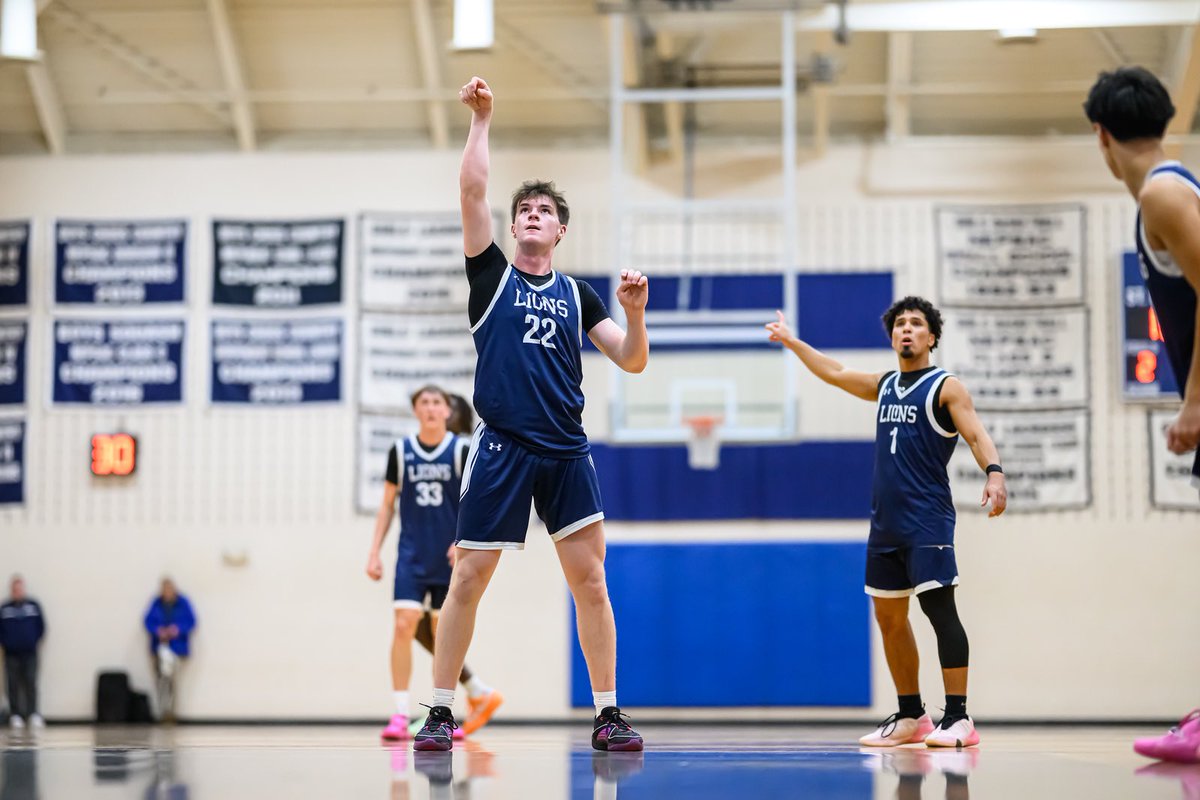 Final from the MFAC - St. George’s 61, St. Mark’s 57. Great game from start to finish! We were led by Alex Echevarria ‘26 with 18pts, Luca Palermo ‘27 with 17pts, and CJ Farrell ‘27 with 15pts. Big week next week! #GoSMLions