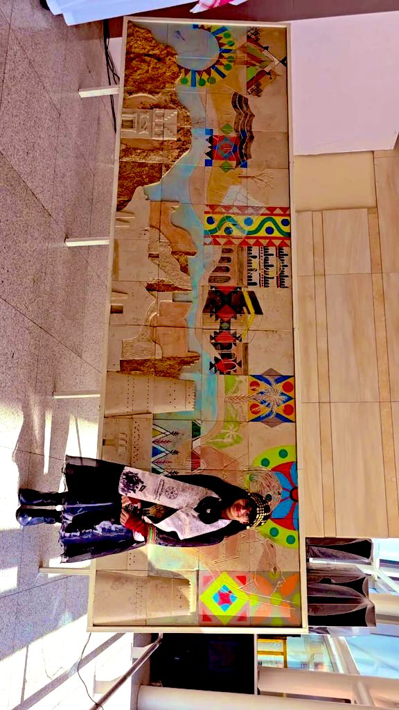 AlkafiMaha's tweet photo. ثلاث قرون من العطاء واليناء 
وطني الغالي جذور راسخة 
وتاريخ عريق 
لوحتي حجر طويق هي رحلة وطن 
والمشاركة في معرض رحلة وطن والمقام في مطار الملك عبدالعزيز الدولي بجدة @KAIAirport #يوم_بدينا_1727 @ https://t.co/btcGoVHSvv