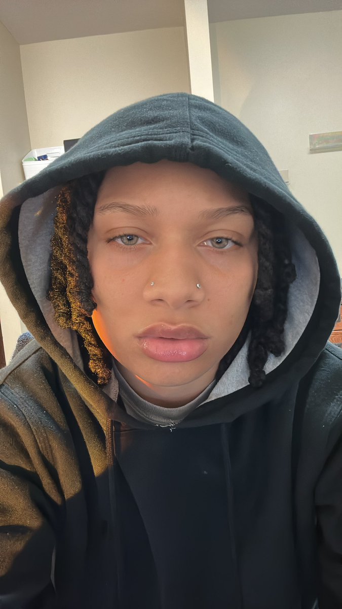 MRS.VAGINA 🐞 tweet media