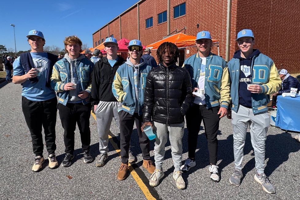 dwdbaseball's tweet photo. 2nd Annual Chili Cook-Off and Alumni Game was a success! Thank you to @dwd_softball for crushing the HR derby event, what an awesome day for our school and community!

#OneDaniel https://t.co/YLnbRY9oEk