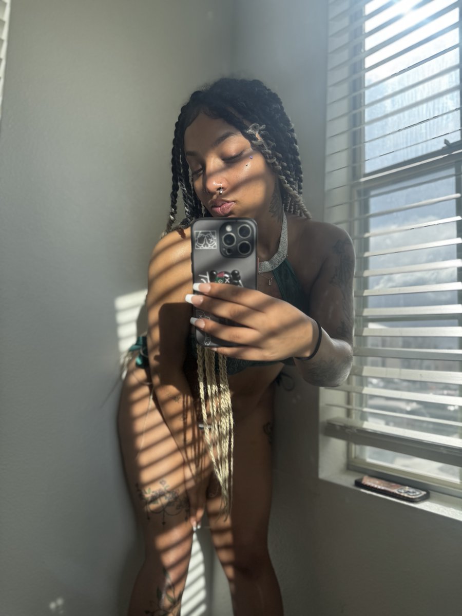 Content from ladyniahpaid