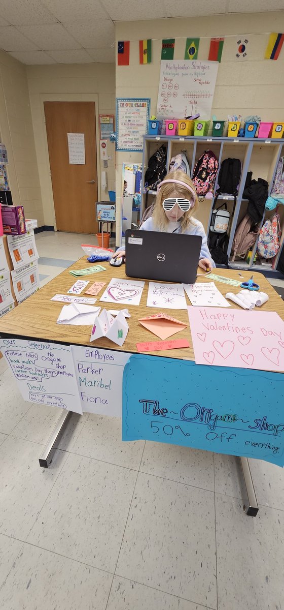 So much fun with our Bilingual Market of producers and consumers! In this role play activity, my DLI 3rd graders prepared their products, created their posters and marketing strategies, and alternate buying or selling. 

<a href="/ParticipateLrng/">Participate Learning</a> #UnitingOurWorld 🌎