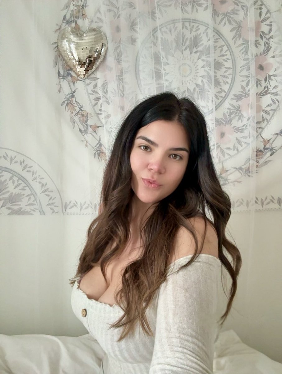 Cutesy Cute 🤍 tweet media