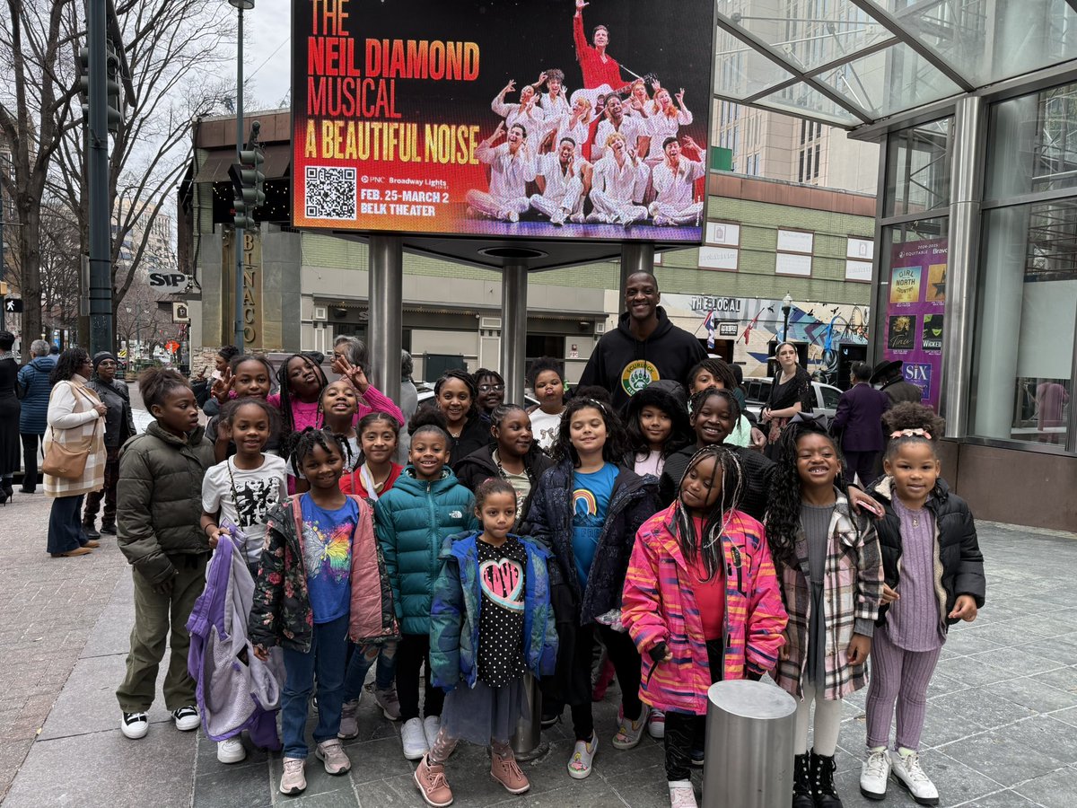 sdmurphy617's tweet photo. Soulful Movement had a chance to experience The Alvin Ailey Dance Theater! What an AWESOME experience! #everyjourneyhasagreatstory @Scurlockbears https://t.co/DcGiz8DDKw