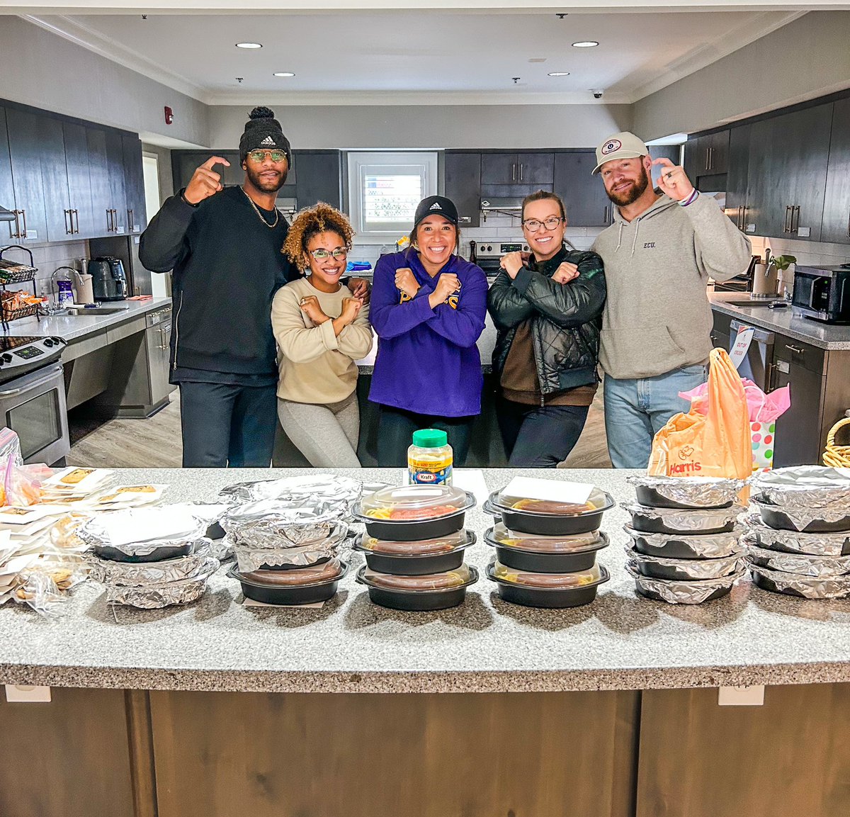 Coach Blake Harrell 🏴☠️🏴☠️🏴☠️ (@coach_b_harrell) on Twitter photo Pirates putting the needs of Children & Families first @RonaldMcDonaldHouse 
🫡🙏🏴☠️ Pirates putting the needs of Children & Families first @RonaldMcDonaldHouse 
🫡🙏🏴☠️