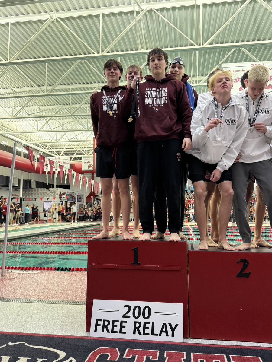 wiaawistate's tweet image. 🚨 STATE RECORD 🚨

Middleton’s Sam Wolf, Caden Van Buren, Colin Gabert, &amp;amp; Ben Cutler Heiderscheit set the All Time State Meet Record in the 200 Freestyle Relay with a time of 1:21.93. Congratulations, @MHS_Cardinals! 🥇 #staterecord #wiaaswimdive