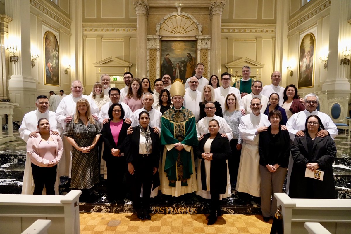 MundeleinSem's tweet photo. Several Deacon Formation candidates were instituted as Readers and one as Acolyte by Bishop Bartosic at the Chapel of the Immaculate Conception! Let's support them in prayer! We are blessed to have nearly 500 active deacons in the #ArchdioceseofChicago #DeaconFormation Program. https://t.co/liwvxJbzkv