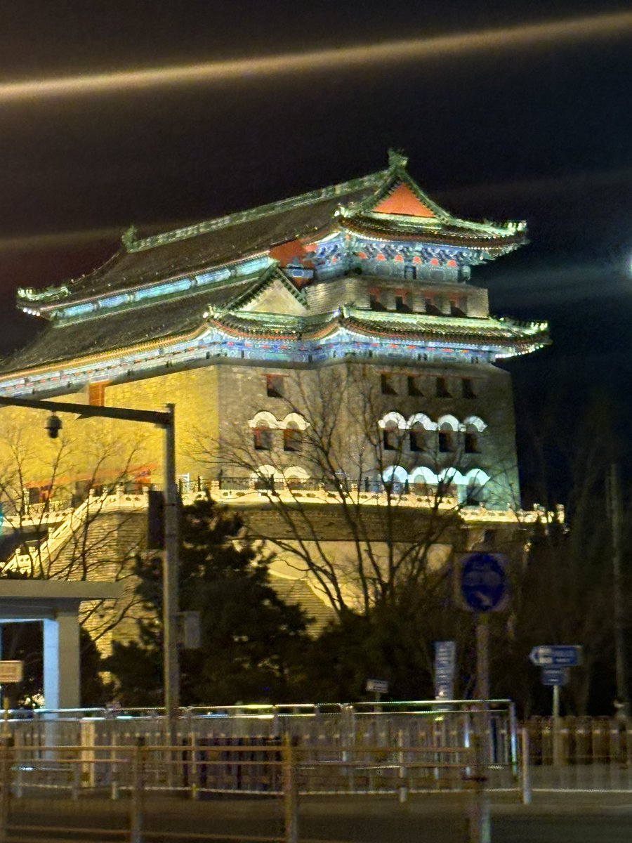 AlkhouriNaim's tweet photo. Giving lectures in China has a different feeling:) despite the language barrier, the attendees were very engaged! Amazing food and friends as well:) @LiverArizona @NoureddinMD @Pinnacle_TX @betelm @TonyVilliotti @NickEngelke_ @SonalKumarMD https://t.co/XtWGufEqrX