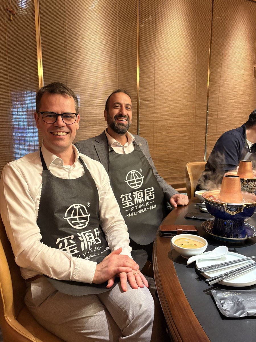 AlkhouriNaim's tweet photo. Giving lectures in China has a different feeling:) despite the language barrier, the attendees were very engaged! Amazing food and friends as well:) @LiverArizona @NoureddinMD @Pinnacle_TX @betelm @TonyVilliotti @NickEngelke_ @SonalKumarMD https://t.co/XtWGufEqrX
