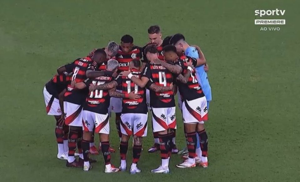 patsantosoff's tweet photo. Deus eu te pedi um time o senhor me deu uma seleção #FLAxMFC https://t.co/0ZySHWmaF2