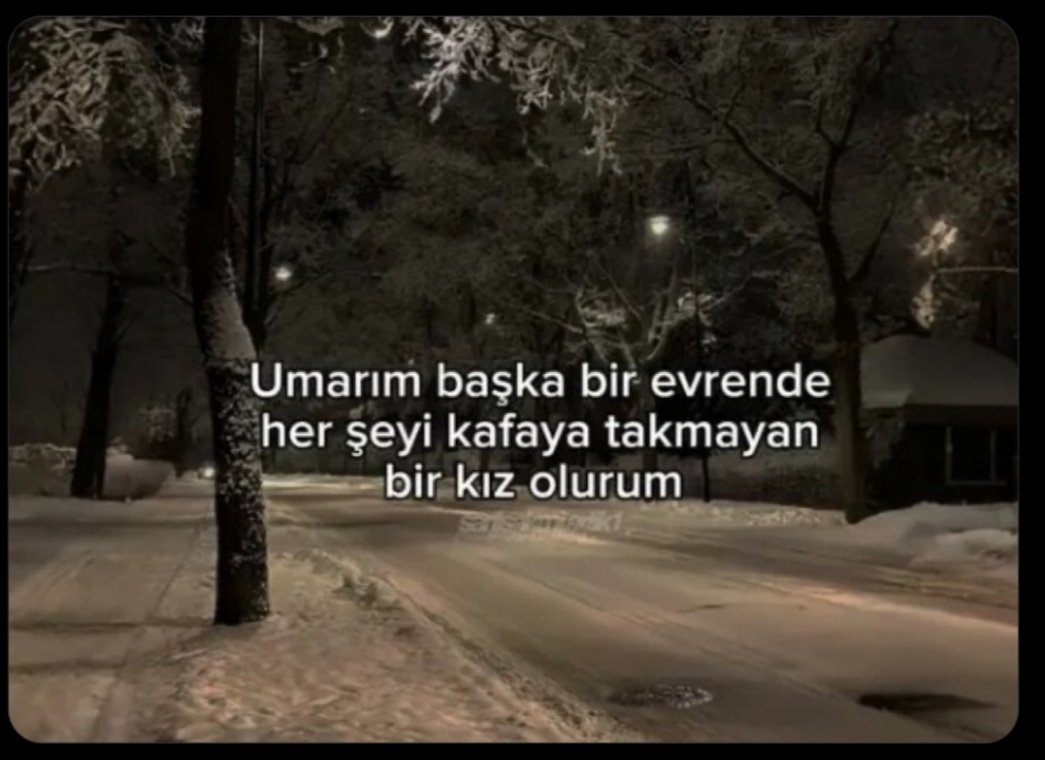 Celilecftc's tweet photo. Umarım başka bir evrende her şeyi kafaya takmayan bir kız olurum. https://t.co/DUF8wPG4n7
