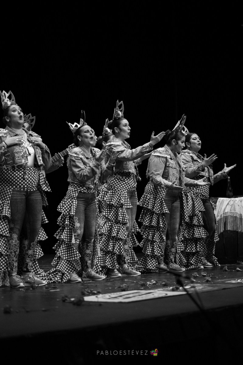 MQMurguerQueen's tweet photo. Noche de coplas en el Teatro López de Ayala.

Orgullosas de nuestro trabajo.

Ahora si! Comienza DRAMA QUEEN!

👑🎭 https://t.co/4Grr4e0Lx7