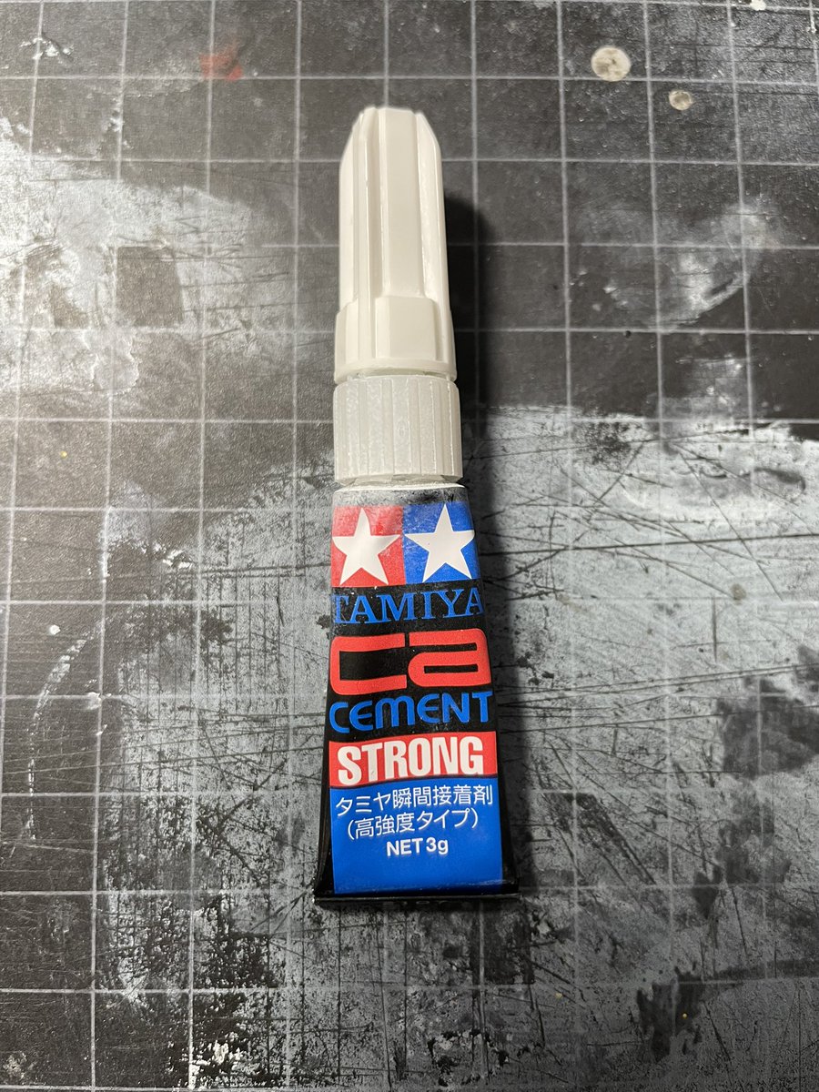 chippyho5044's tweet photo. MGサザビーverkaの手首を瞬間接着剤で固めに調整。武器が持たせやすくなり、ポージングが、楽になりました。 https://t.co/XedLIRQxK8