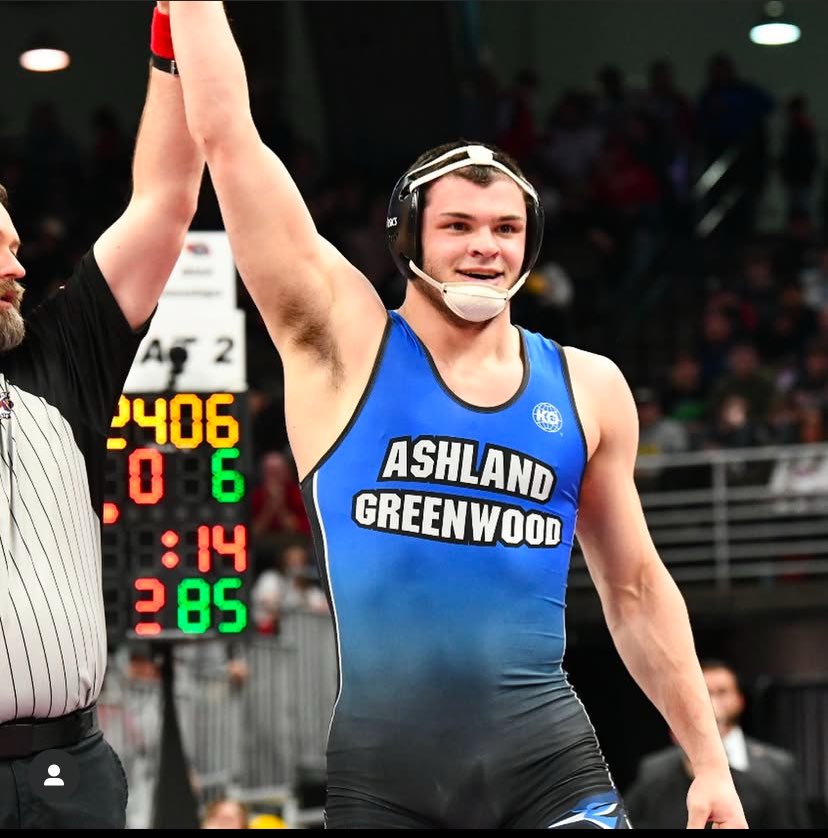 Carver Konzem drops the mic 🎤 2025 State Champion 38-0