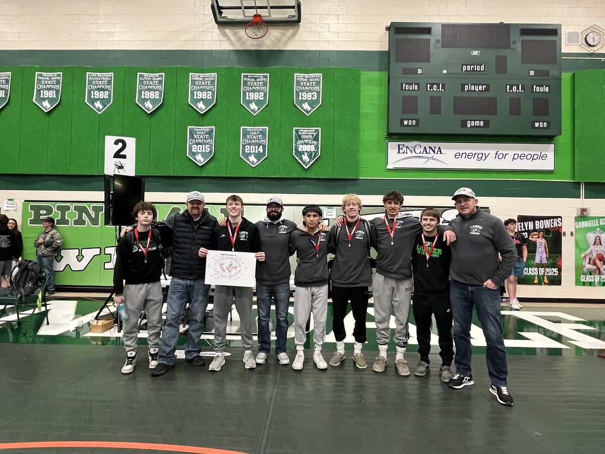 Qualified 9 Tiger wrestlers for State next week! 
Placers were
Landon Jones 1st @ 144
Ty McWilliams 2nd @ 106
Henry Quiver 2nd @ 120
Colin McWilliams 3rd @ 126
Sawyer Nachazel 3rd @ 150
Cody West 3rd @ 157 
State Qualifiers were Wyatt Holloway, Taj Prine and Billy Velarde.