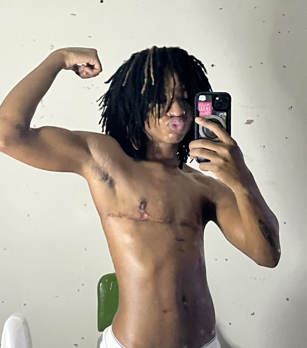 DEE ☆🕷️ tweet media