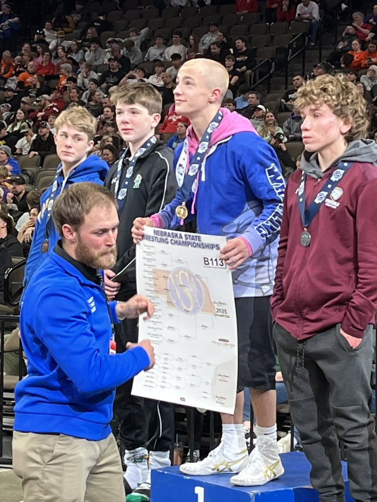 TroyUnzicker's tweet photo. #AllianceBulldogs https://t.co/ECOD1OEVLx