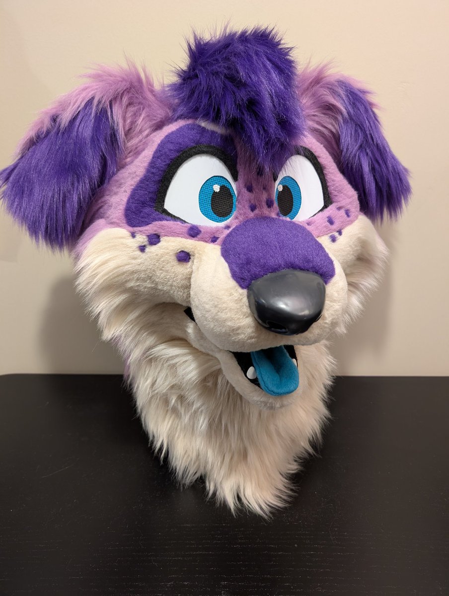 Reworked this puppy a bit to make them more unique! 🐕
This suit will also be for sale at my TFF table, but if you are not attending and are interested you can DM me!