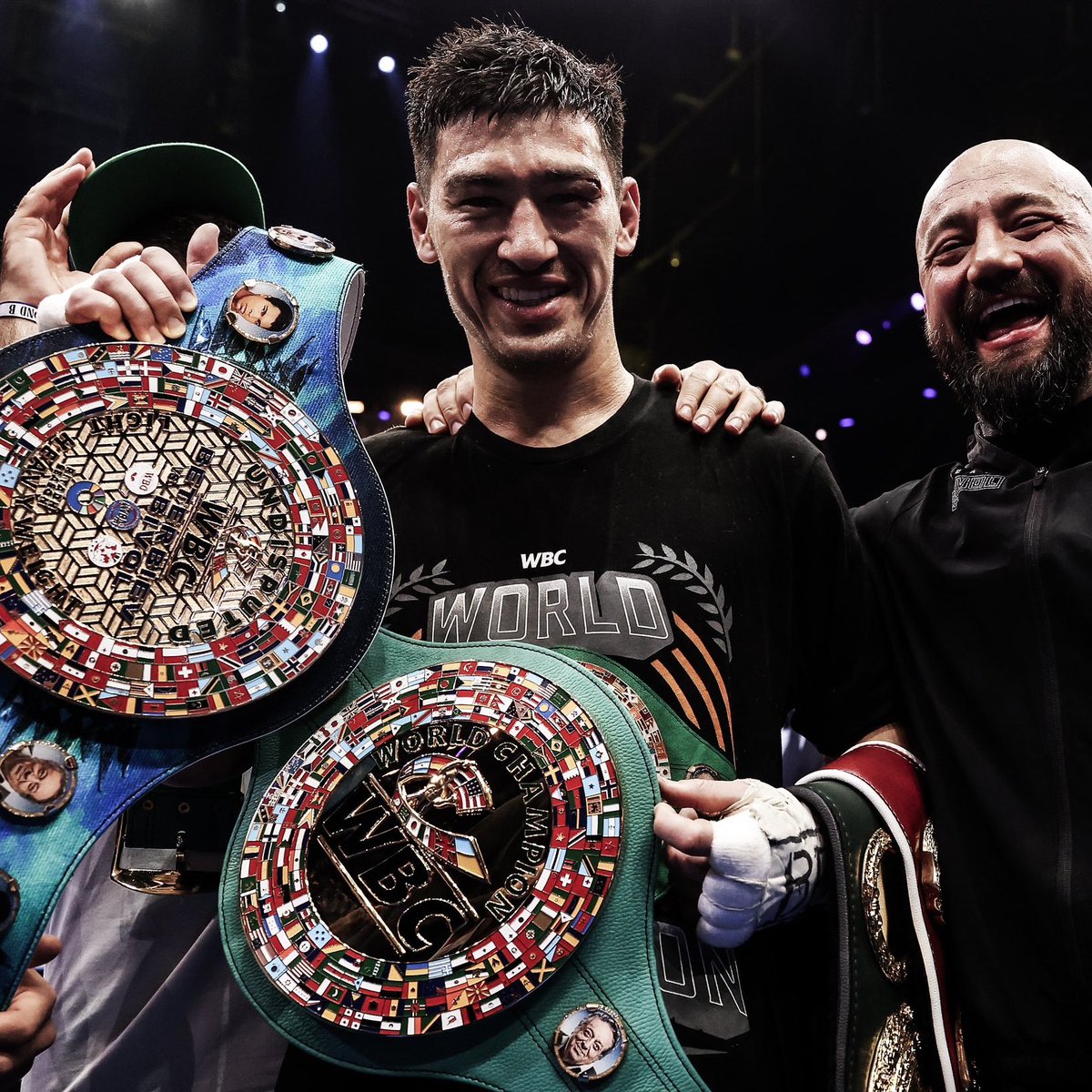 KirmiziKoseMMA's tweet photo. 🚨 Bivol: ‘’Mutluluktan ölüyorum!’’ https://t.co/OGphZj3Jpb