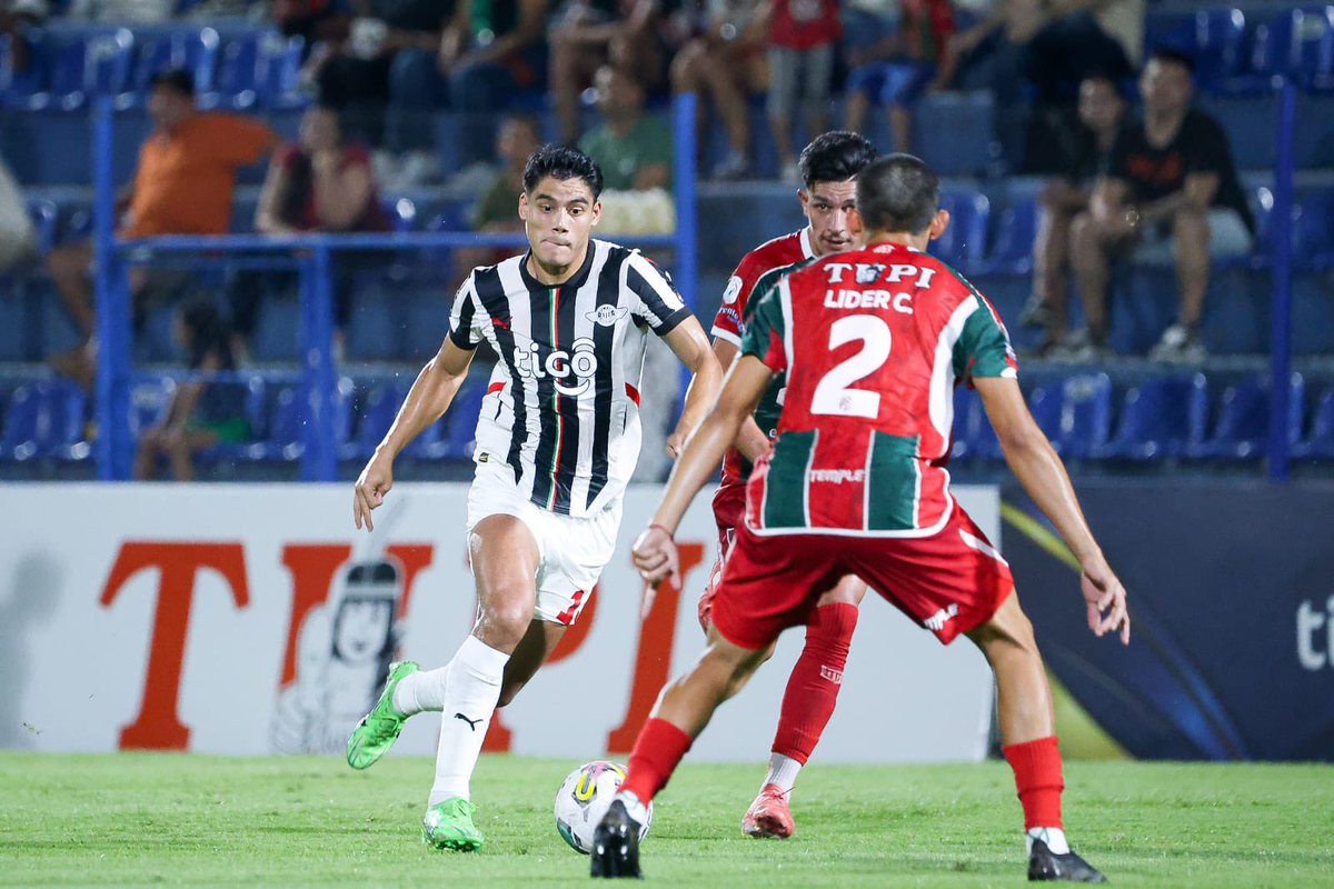 "Es llamativo que un árbitro sea llamado 2 veces por el VAR y en ambas ocasiones se mantenga en su decisión. Era penal de Gutiérrez para nosotros. Nunca vi algo así. #Libertad no necesita esta ayuda"

 Carlos González, pdte de #Tembetary 

#LaGranJugada 
<a href="/rockandpop955/">Rock&Pop Paraguay</a> 
<a href="/nanduti/">Radio Ñandutí</a>