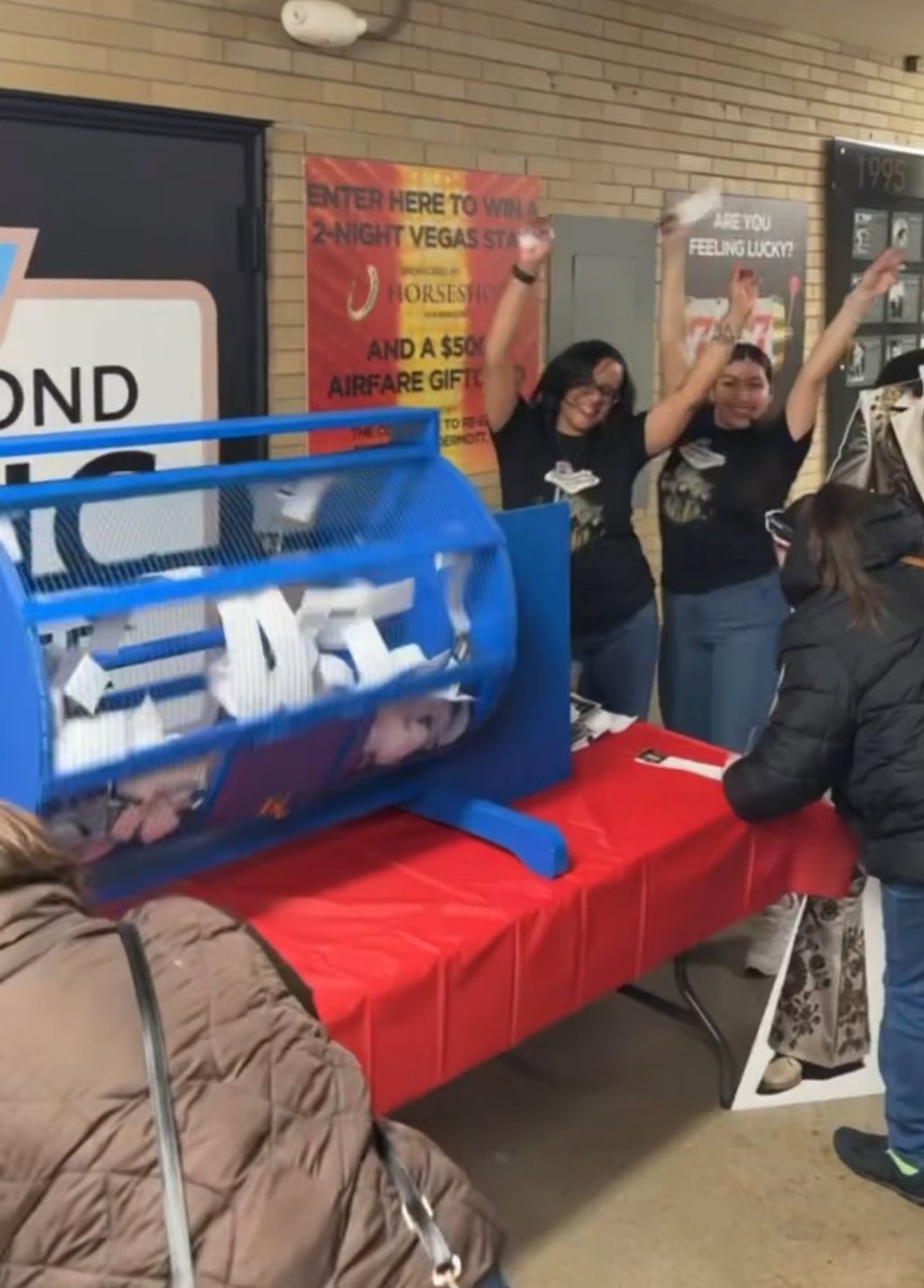 Come out TONIGHT to the Civic Center for a free entry and chance to win 2 nights in Las Vegas giveaway courtesy of ⁦<a href="/HorseshoeHammnd/">Horseshoe Hammond</a>⁩ ! #219Day #VivaLasRegion