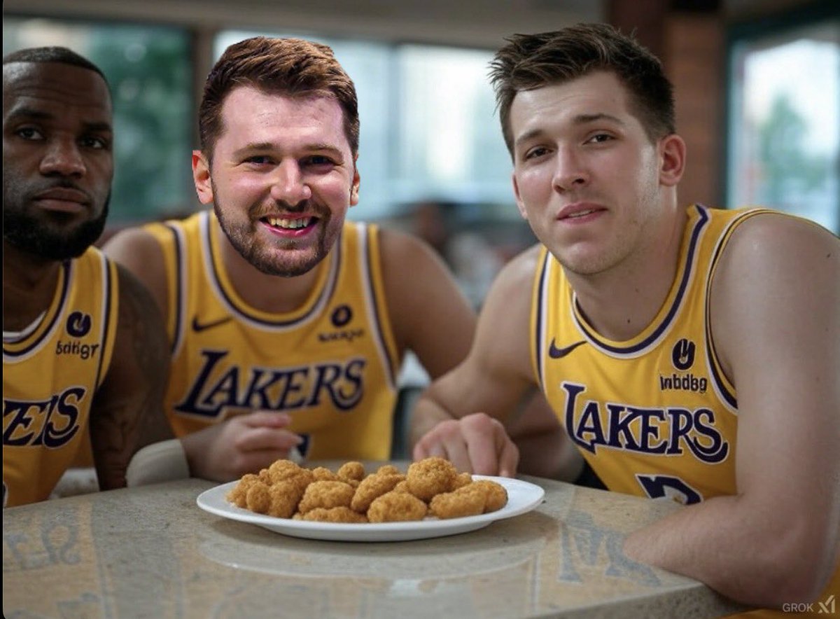LakeShowYo tweet media
