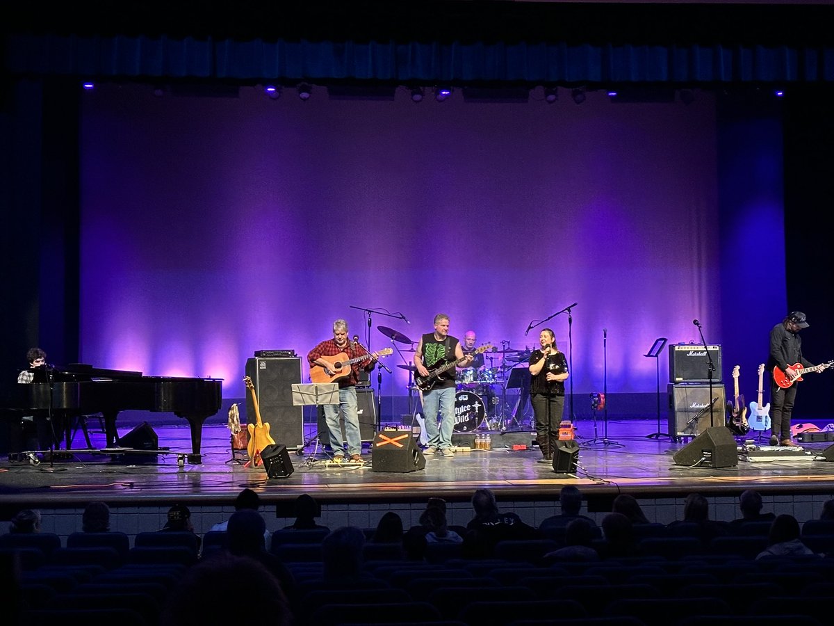 Medina Teachers dedicate their time and talent to MCS students. Tonight Paper Jam (our MHS Teacjer band) is performing at the PAC to raise money for scholarships. #WeRMedina