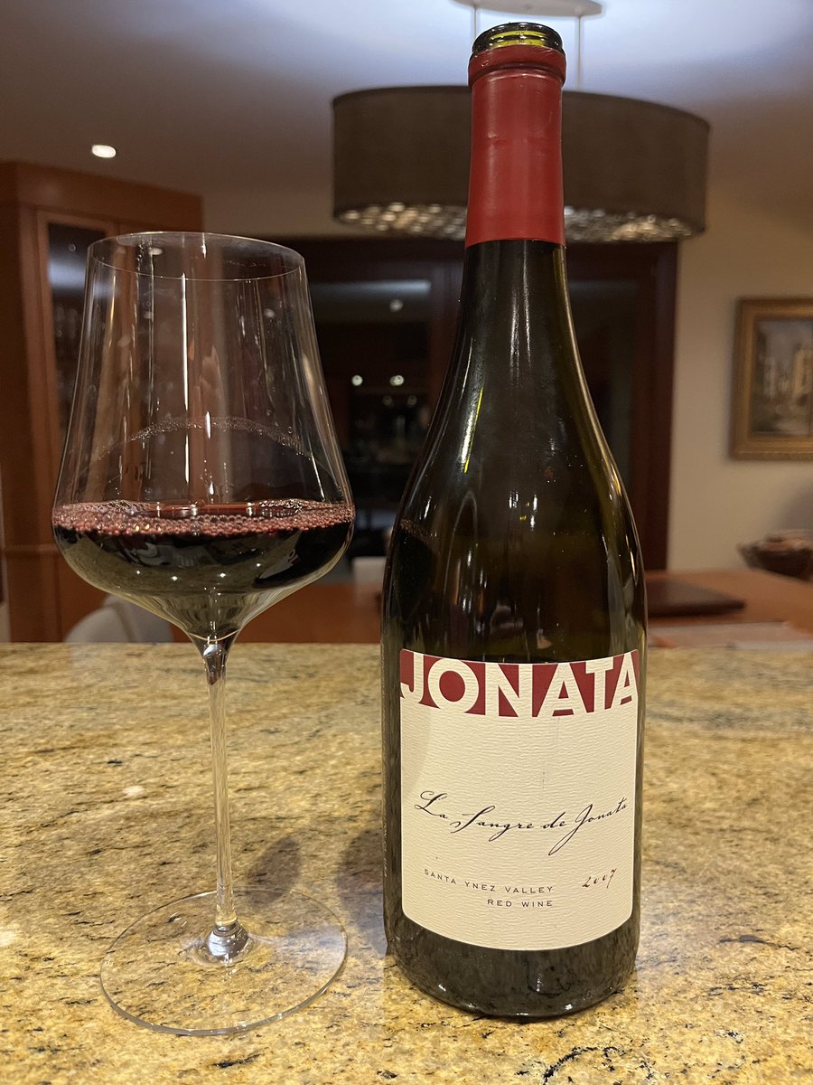 BordeauxGuru's tweet image. Gets rave reviews. I find it awful. Over extracted, overblown big fruit bomb of chocolate raspberry, lacking acidity, hot from alcohol. So denatured you can’t tell if it’s #Syrah, #Merlot or #Cabernet Very sad. I can see why RP or JS scored it high, but not for me. #Boring #wine