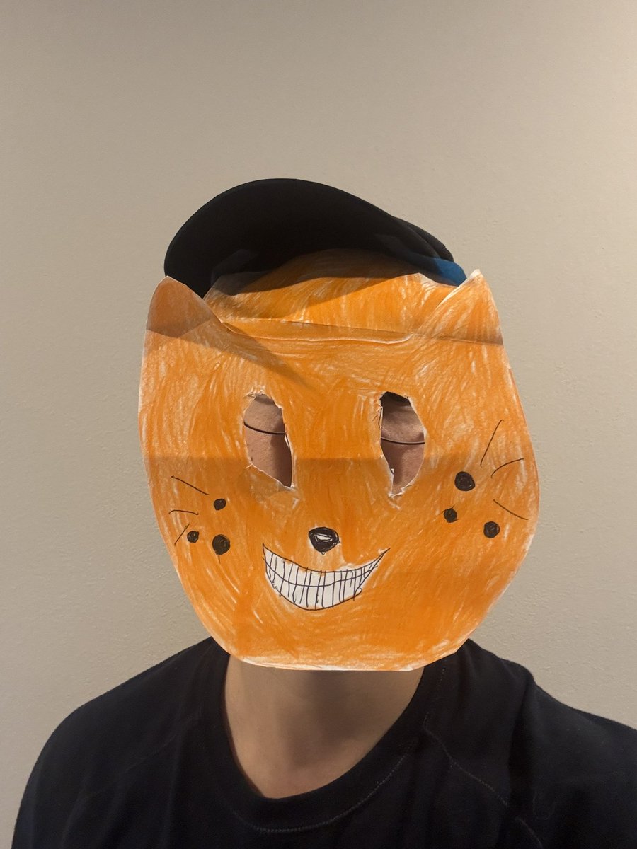 d_ijk_stra's tweet image. 별이가 만들어준 Petey 가면. 상당한 고퀄이군요! 2월인데 벌써부터 할로윈 준비로 바쁨… 일년에 364일 할로윈 준비하는 듯… #별이육아 #별이그림