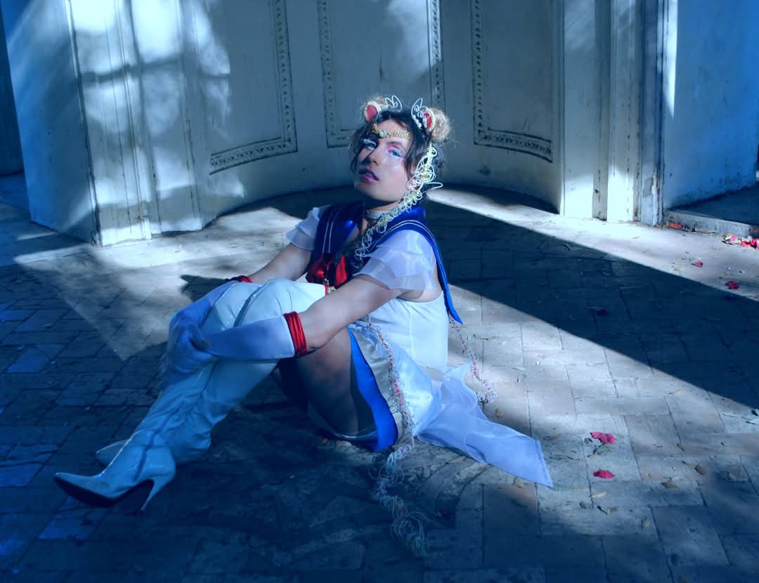 diva_eris's tweet photo. Quitening her life's love...
.
.
.
.
.
.
 
#sailormoon  
#sailormoon30anniversary 
#serenity
#crisismakeup
#sacredheart 
#cristallodelcuore
#poteresupremo
#moonpower
#inthenameofthemoonIllpunishyou
#inthenameofthemoon
#moonprincess
#crystalpalace
#roselabels
#DivaEris https://t.co/8Inz1qupW0