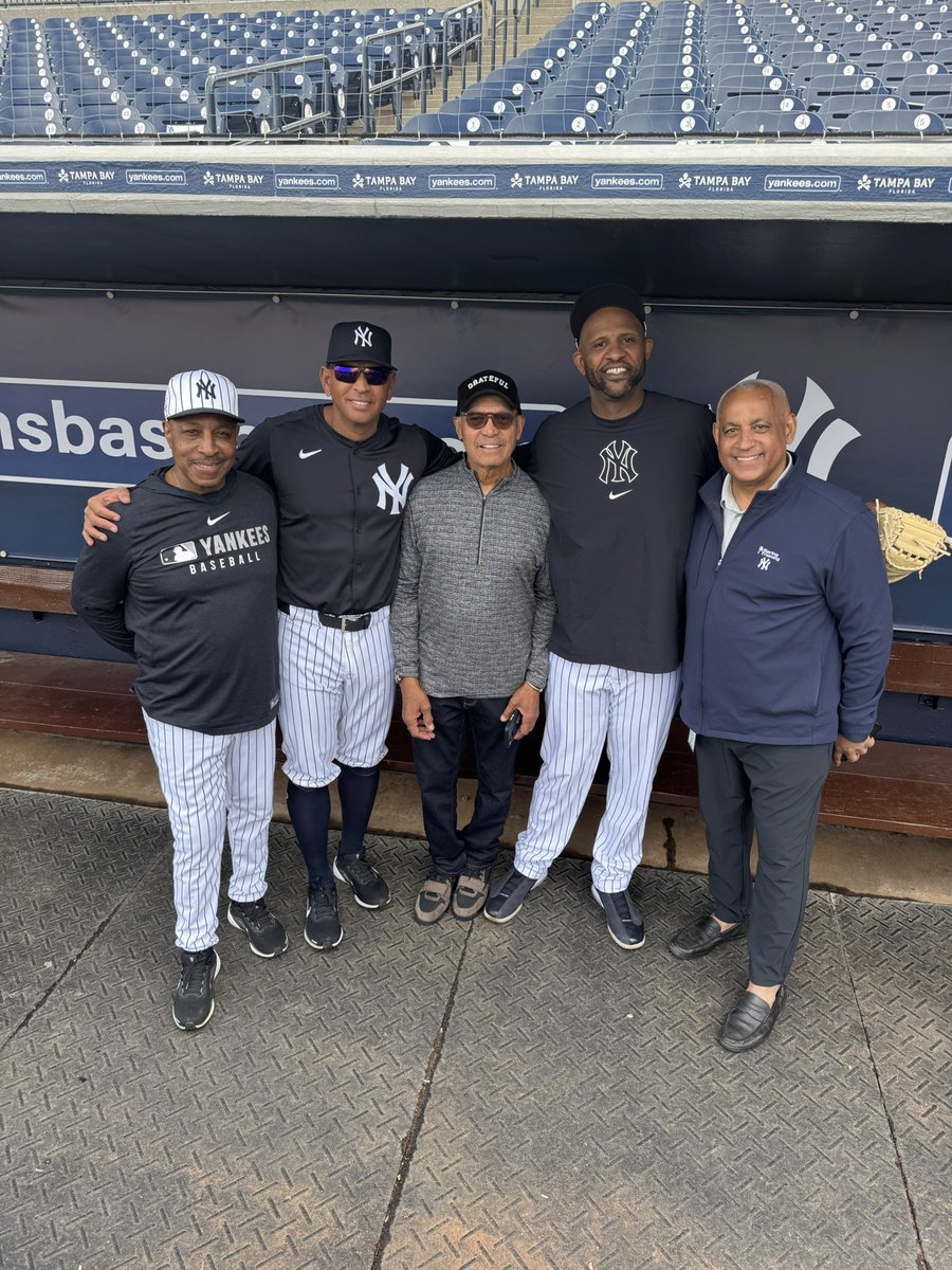 What a group of <a href="/Yankees/">New York Yankees</a> legends!