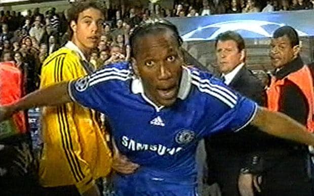 O GRÊMIO ESTÁ SENDO ASSALTADO 

MUITO PÊNALTI MEU DEUS

o sistema vermelho está fazendo de tudo para anular a nossa história.

#OCTA