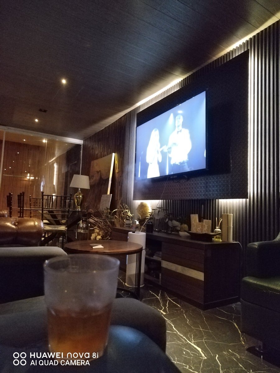 kasarihayan's tweet photo. @TheBlindSpot22 It's good to know that Alpha Main is undergoing renovation. The facilities are now being improved. I find the  lounge and the bar very cozy. It gives a feeling of comfort and relaxation while watching TV over a glass of vodka. ❤️ @massage_alpha https://t.co/VOhvnY6cRg