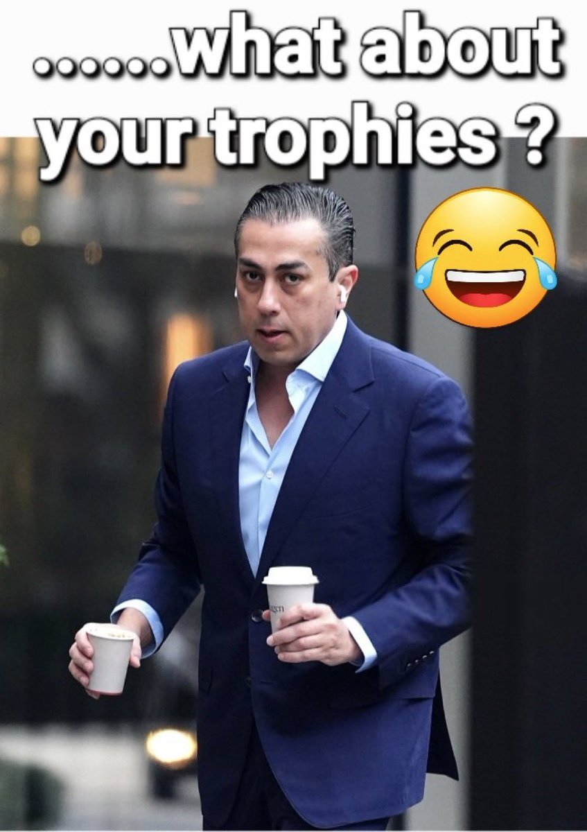 TheChelseaForum's tweet image. Real owners hold trophies not coffee ☕️ 😂