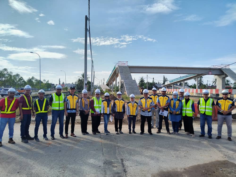 23.02.2025 - Lawatan tapak ke Projek Menaiktaraf Laluan 7 , Kedah bagi memantau kemajuan kerja. 

3/3