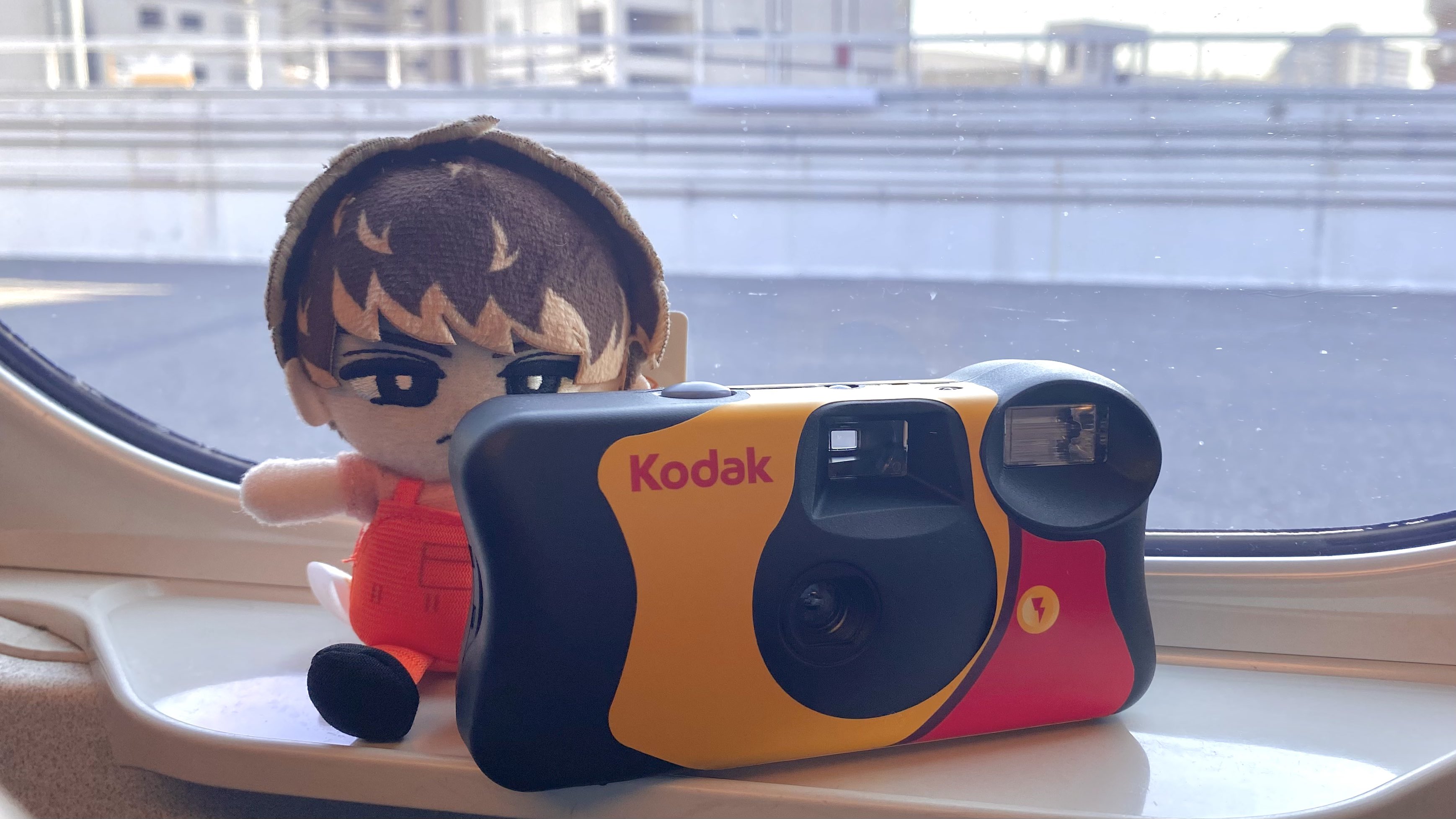 来たかったカフェ☕️OSK COFFEE minami😍 キキちゃん✈︎カフェモカ＋プリン 私✈︎カフェオレ＋塩キャラメルのバスクチーズケーキ  ふたりともFlightトッピングにしてもらいました❤️ 𓍲 消え物チックに撮った無機質なカフェメニューもSKZOO達並べると一気にSTAY会に 