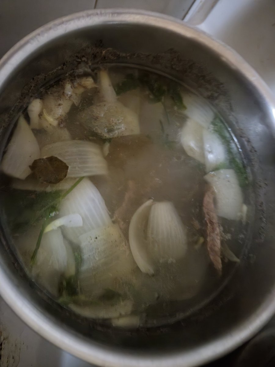 monika_cro's tweet photo. Grincag supica &amp; glavno jelo uz čaj 🍵🥘

#MonikaiKristijan #mojčovjek #ljubav #Dugave #NoviZagreb #RepublikaHrvatska #nedjelja #MobilnaaplikacijaZagreb https://t.co/ARlB8HDUVb