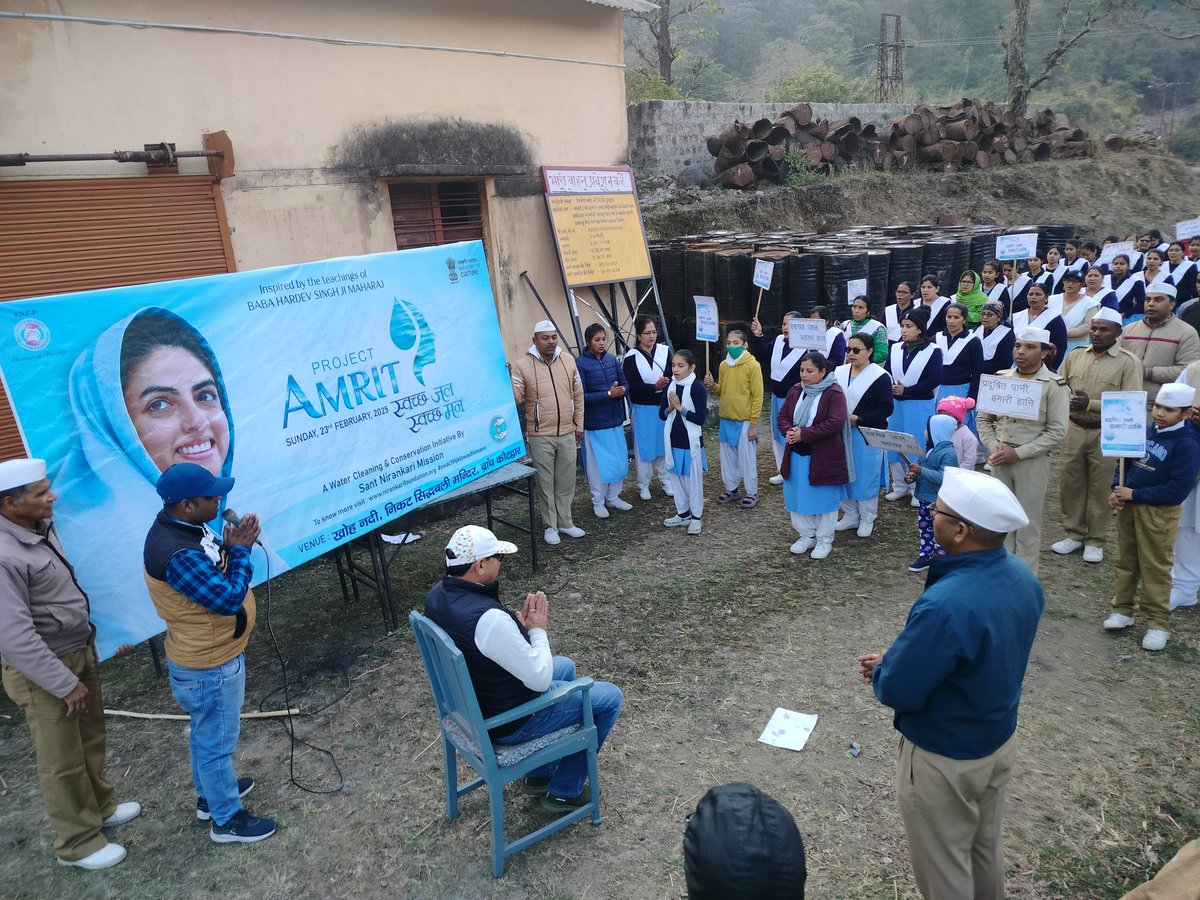 ankit_kunwarr's tweet image. प्रॉजेक्ट अमृत के तहत ब्रांच कोटद्वार सेवा करते हुए।

#swachhjalswachhmann
#projectamrit
#servicewithhumility
#santnirankaricharitablefoundation
#santnirankarimission
#kotdwara 
#projectamrit
#waterconservation
#saveenvironme

@sncfoundation 
@santnirankari