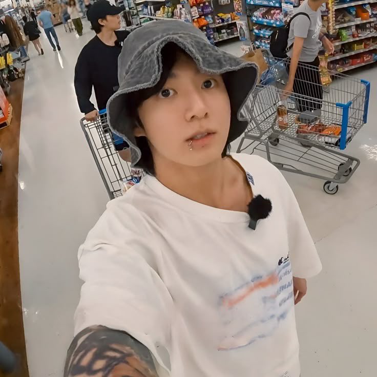 앙녕하세여 정구기임미다
오느른 엄마 몰래 65년전통의이탈리안까르보나라.를 만드러보겟슴미당