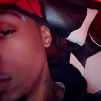 definitelyNaz's tweet photo. #NewProfilePic https://t.co/RIJqVJkepr