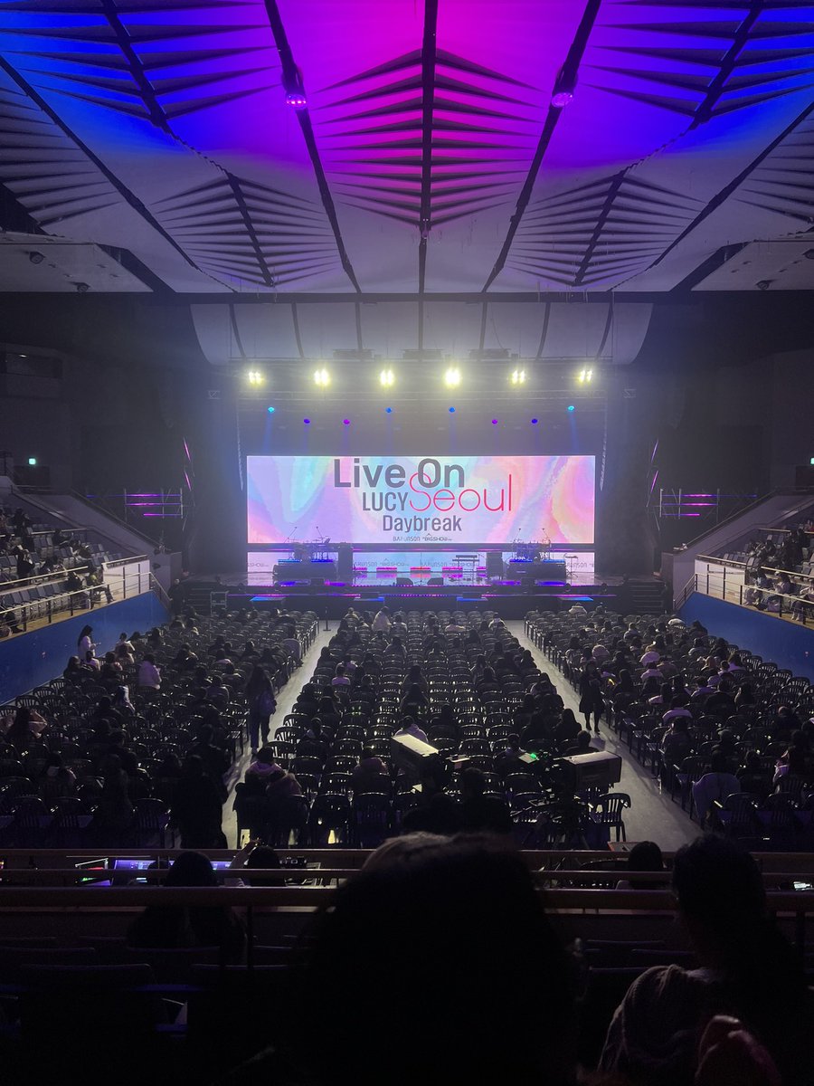 아니 대박 저 완전 정중앙이에요..😦😦