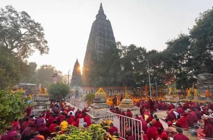 बौद्धों को बोधगया सौंपा जाना चाहिए,वह बौद्धों का हैं,सब मिलकर आवाज उठाएं,
नमो बुद्धाय  
#महाबोधि_मुक्ति_आंदोलन